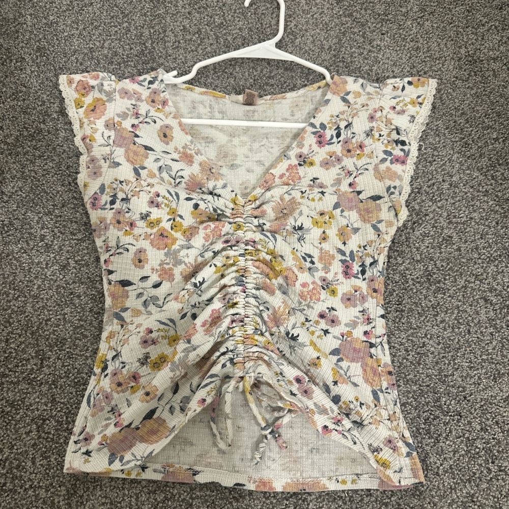 Buckle Floral Ruched Blouse - Cream and Pink